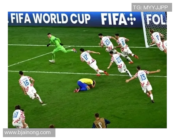 揭秘哪位知名足球球星开启抖音直播互动引发粉丝热议