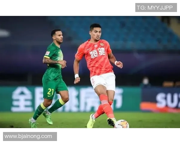 两位中后卫球星的合作与默契如何影响球队防线稳定性分析 两位中后卫球星的合作与默契如何影响球队防线稳定性分析