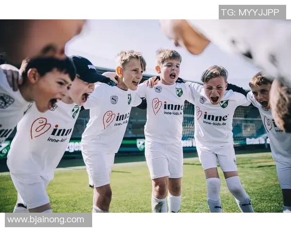 小男孩足球球星风采合集精彩瞬间展现少年足球才华 小男孩足球球星风采合集精彩瞬间展现少年足球才华